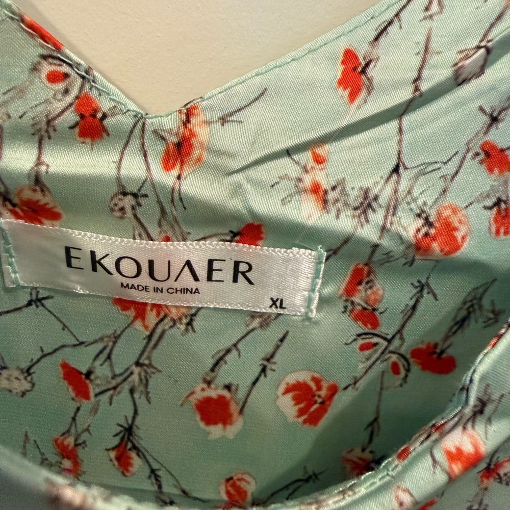 Floral V-Neck Tank Top - Mint and Red - Picture 3 of 3